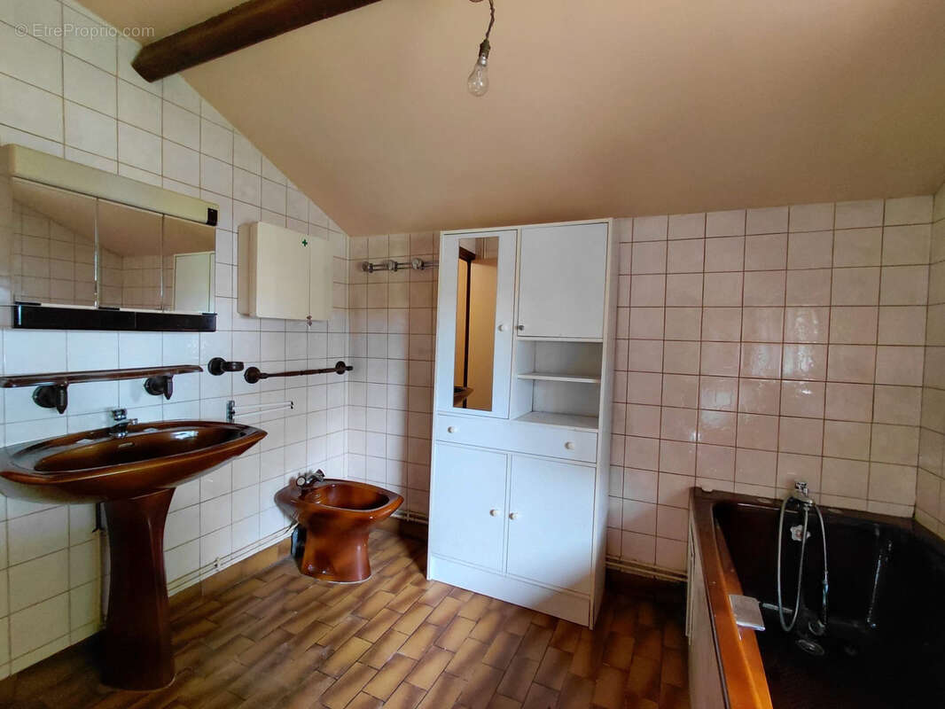 Maison à CHAMPS