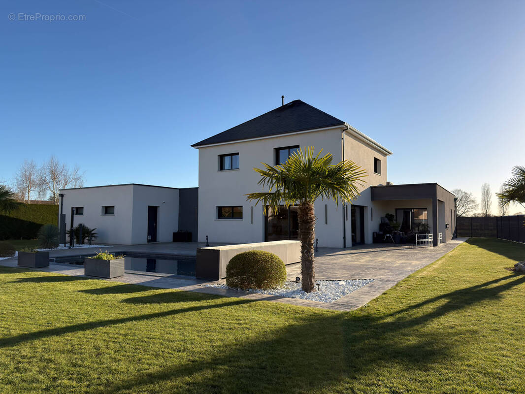 Maison à SAINT-CELERIN