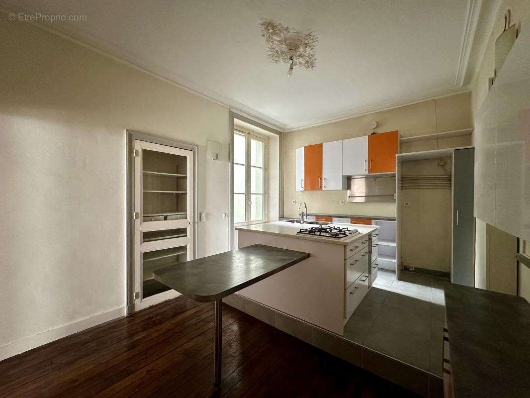 Grand appartement hyper centre avec cave et grenier - photo 9