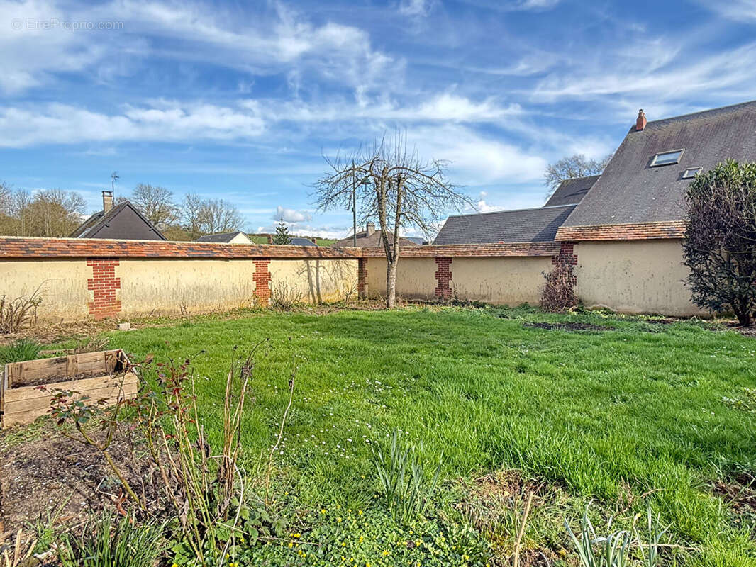 Maison à OURSEL-MAISON