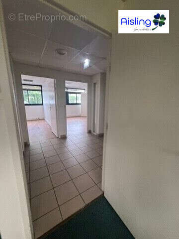 Commerce 200 m² à Joue-Les-Tours  - photo 9