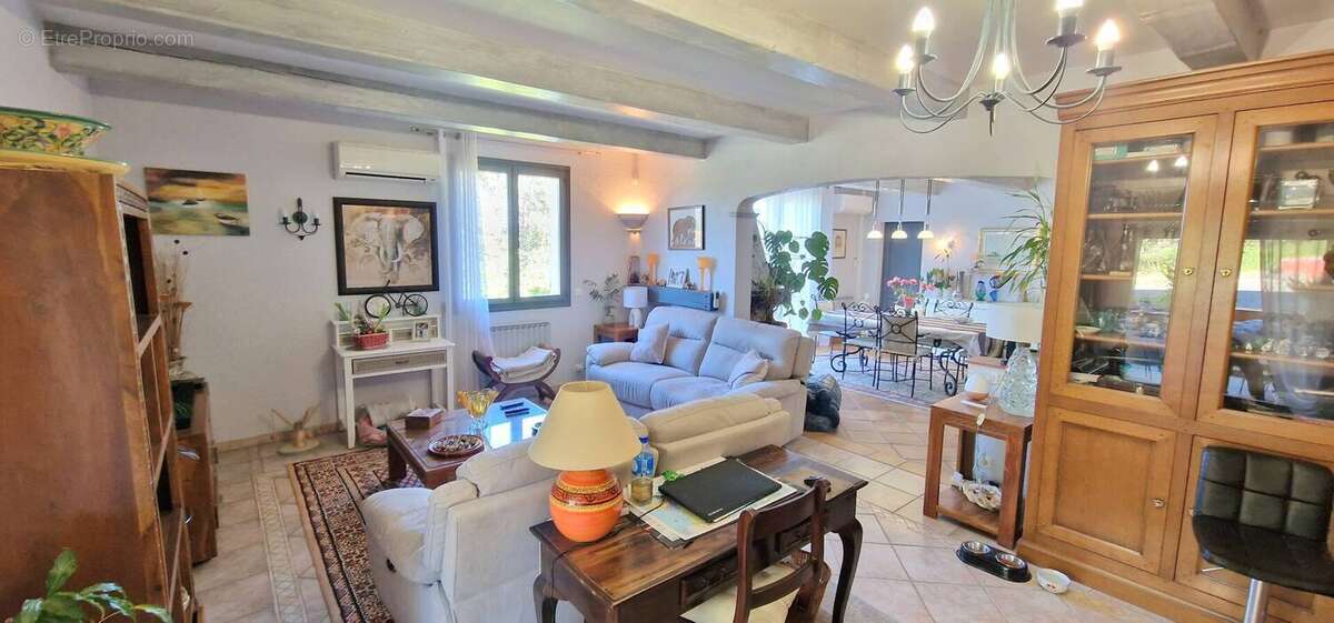 Autre à ROQUEBRUNE-SUR-ARGENS
