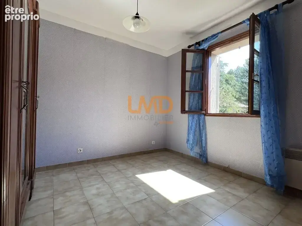 Spacieuse maison familiale de 6 pièces avec piscine et terrain a - photo 25