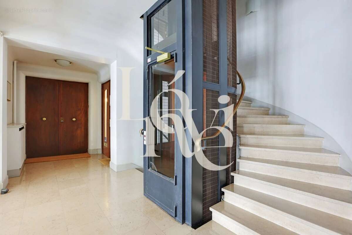 Appartement à PARIS-6E