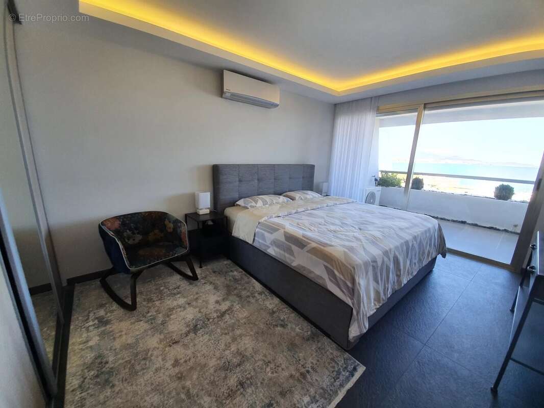 Appartement à VILLENEUVE-LOUBET
