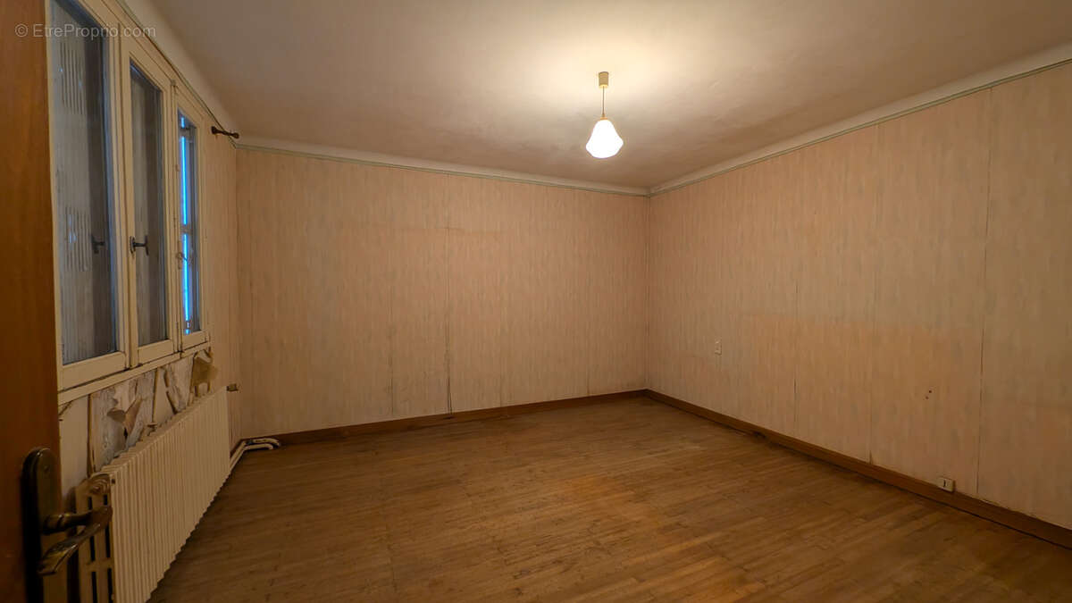 Maison à LES LANDES-GENUSSON