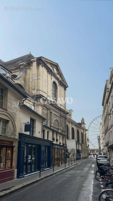 Appartement à PARIS-1E