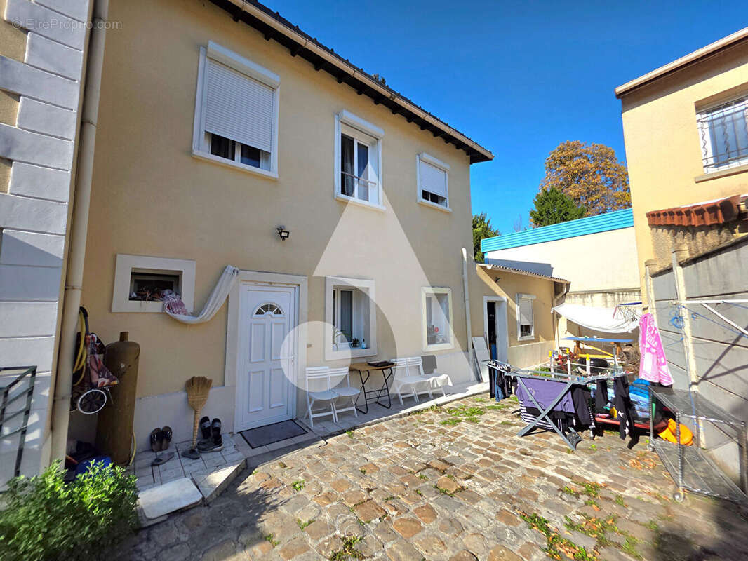 Appartement à BOISSY-SAINT-LEGER