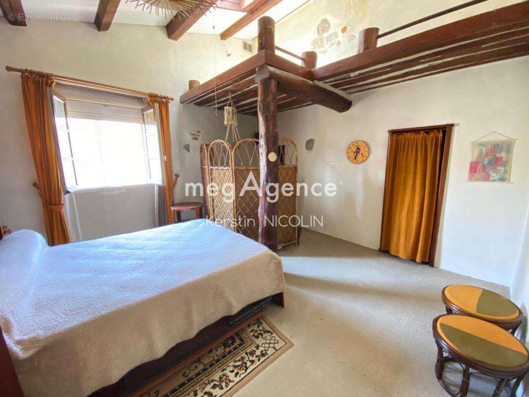 Maison de village, garage, caves et beau potentiel - photo 5