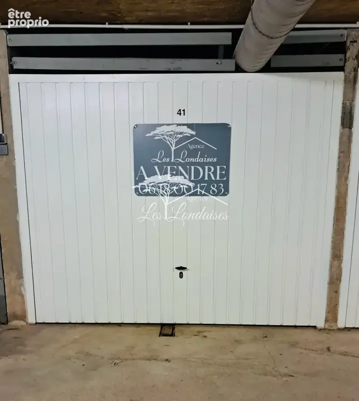 Parking à LA LONDE-LES-MAURES