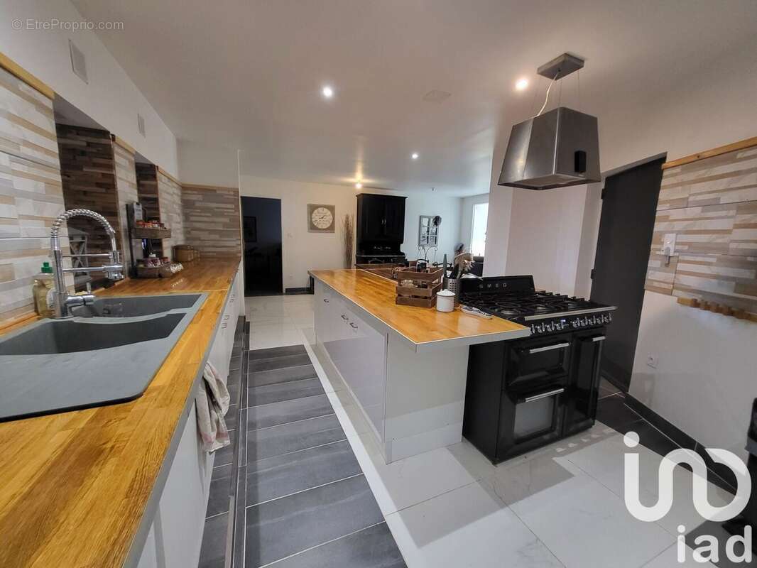 Photo 6 - Maison à AVRILLE