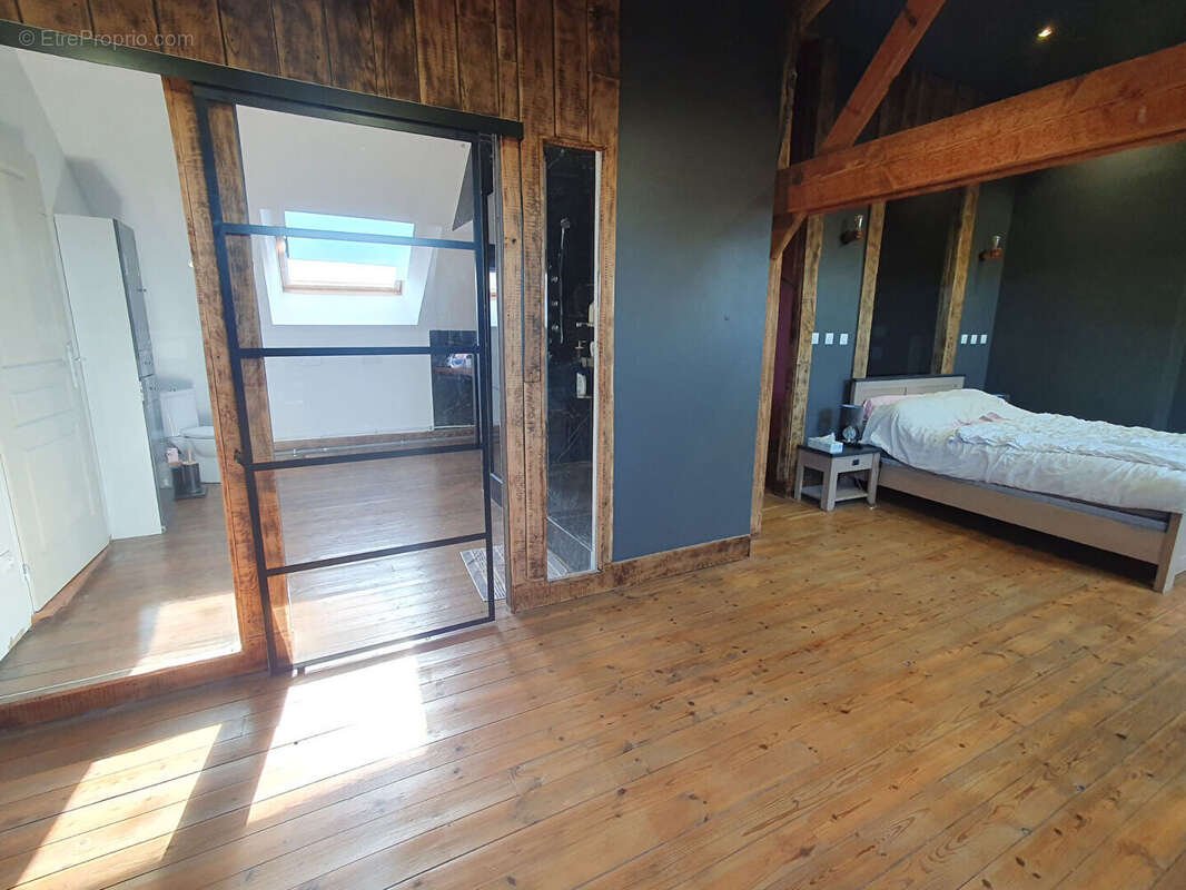 Maison à MONTESCOURT-LIZEROLLES