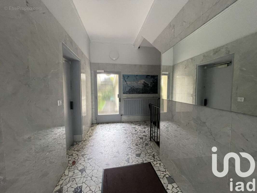 Photo 7 - Appartement à BOURG-LA-REINE