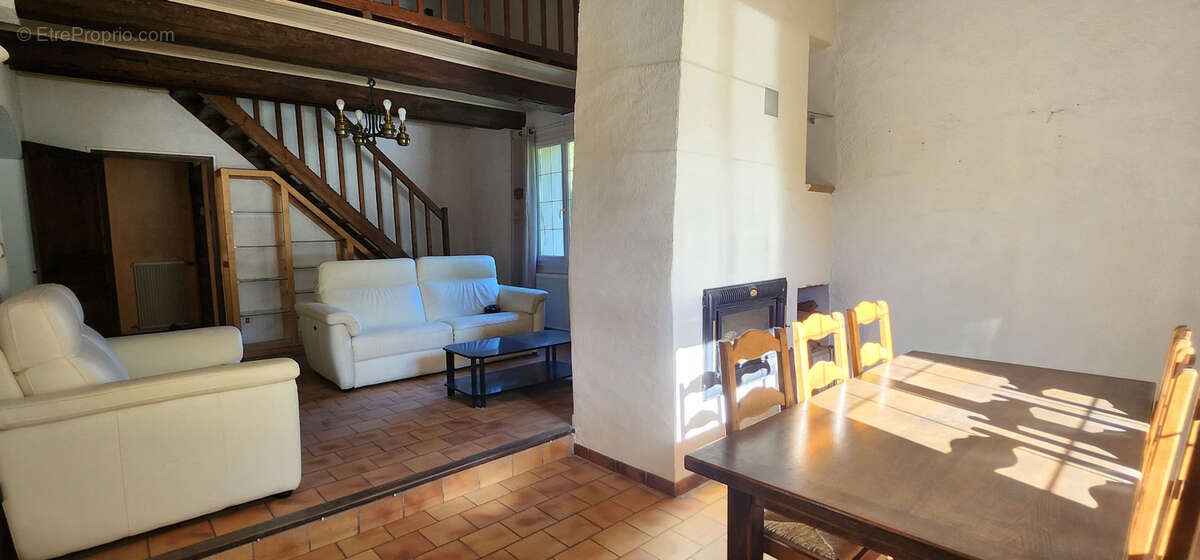Maison à LES MEES