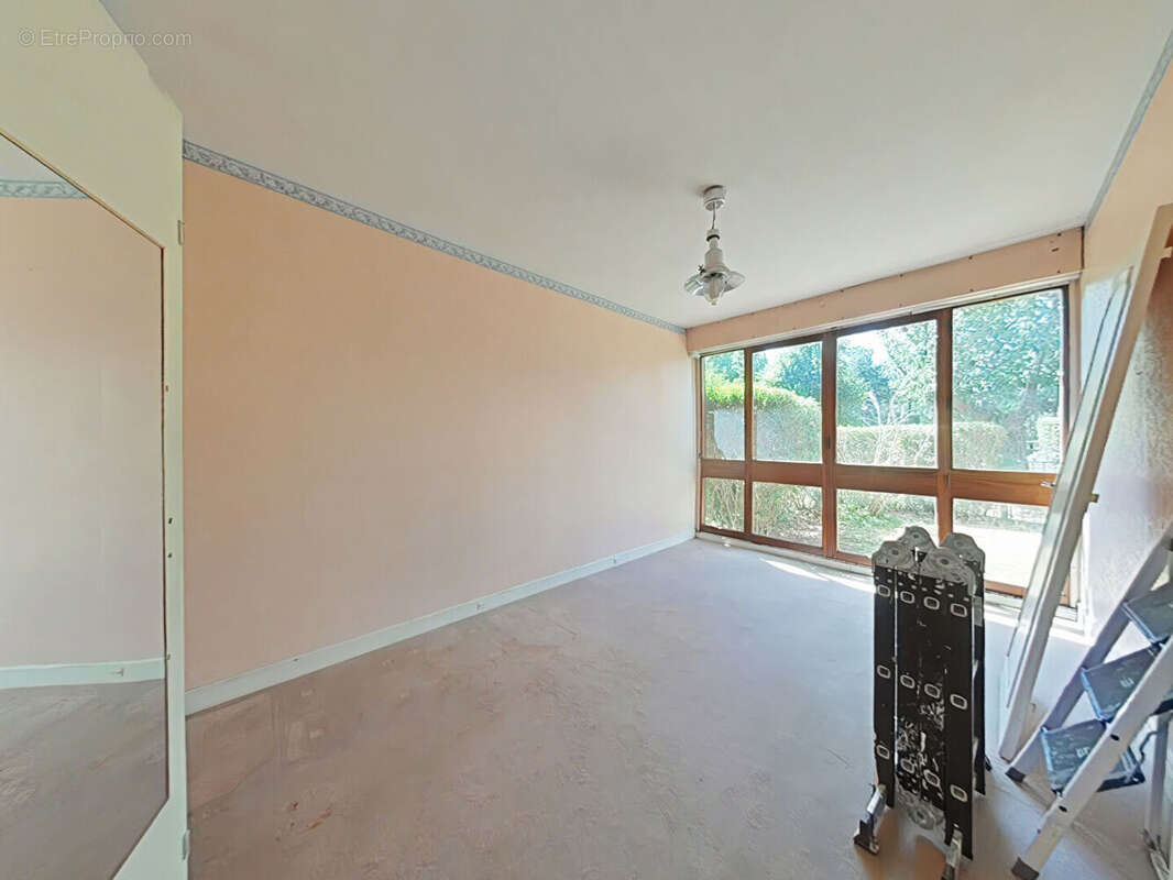 Appartement à FONTENAY-LE-FLEURY
