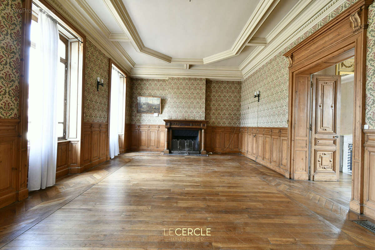 Maison à ESTREES-SAINT-DENIS