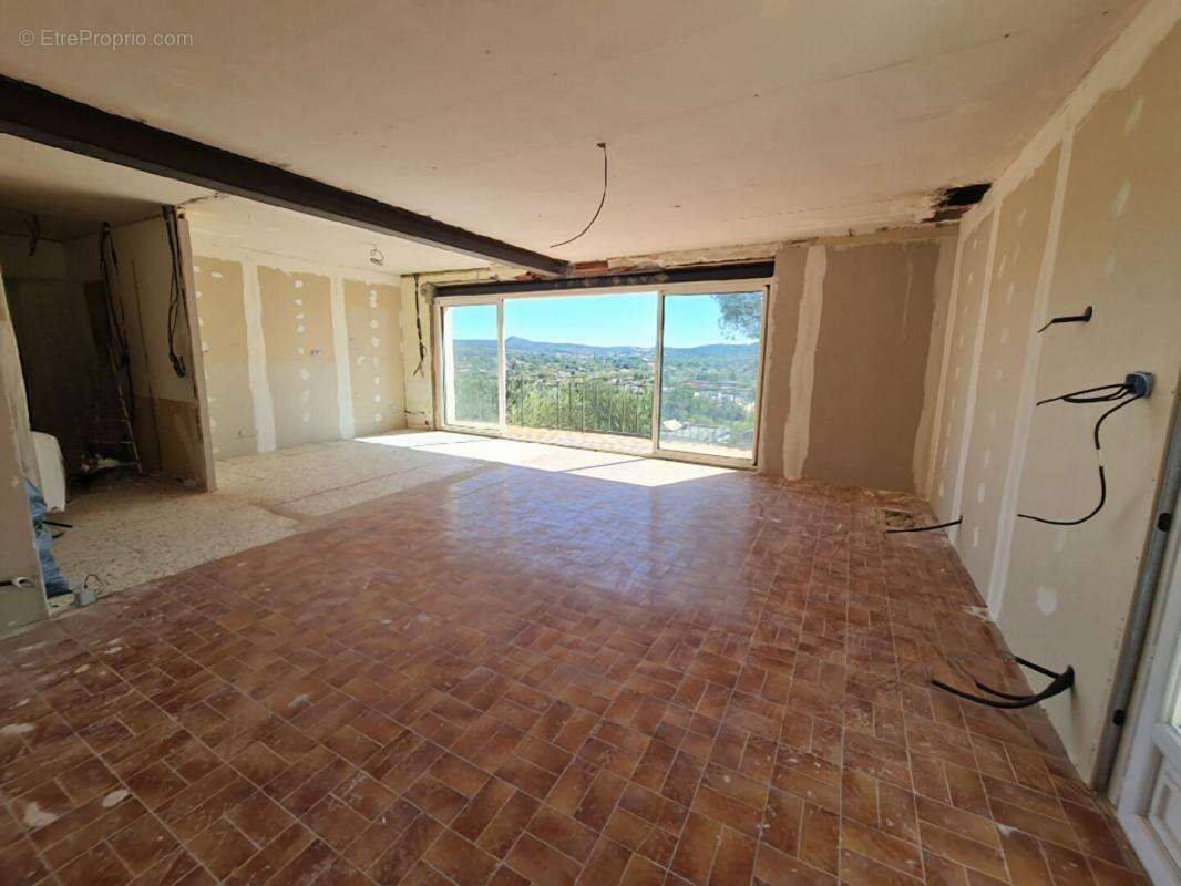 Maison à SAINT-MARTIN-DE-VALGALGUES