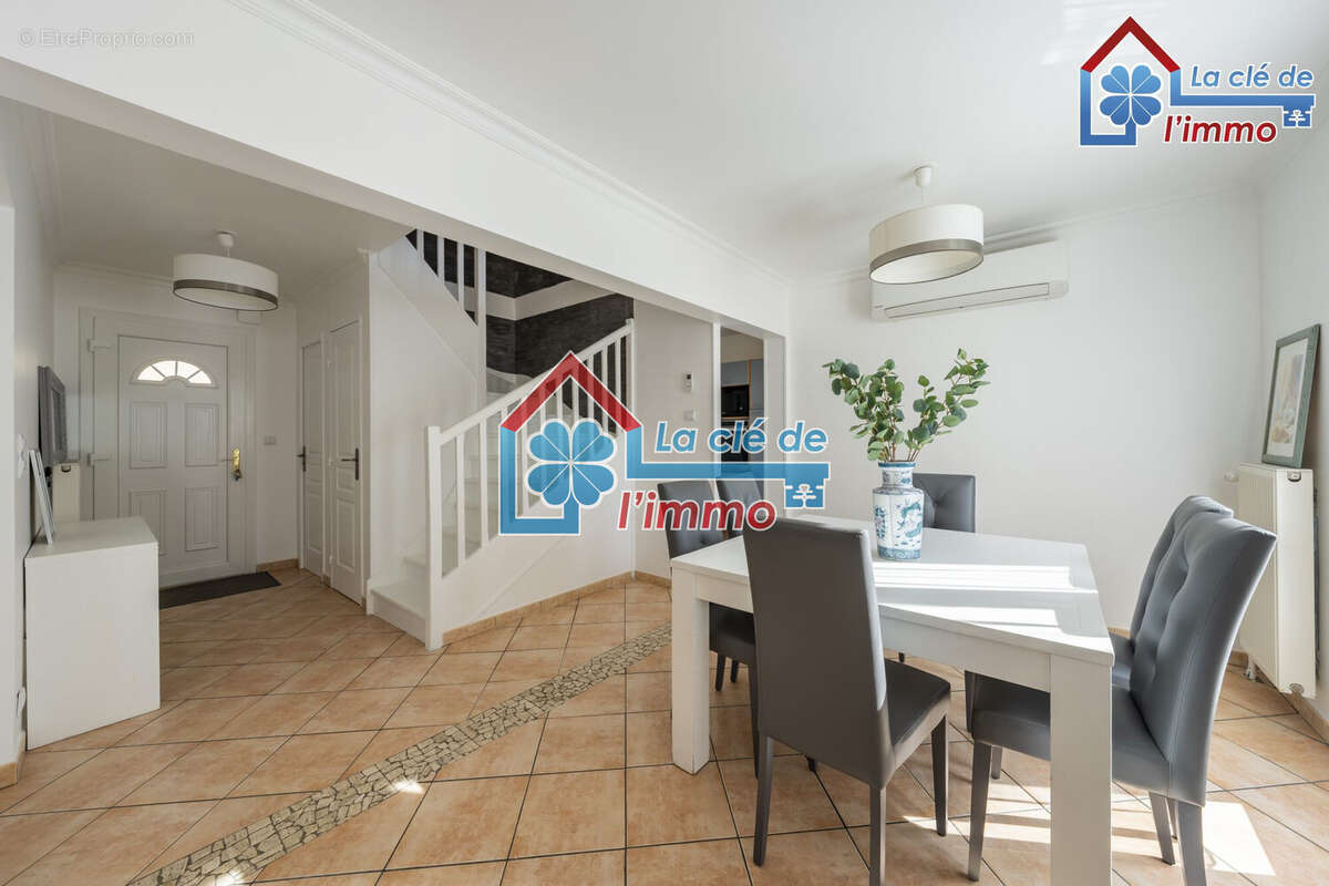 Maison 129 m² à Moissy-Cramayel  - photo 4