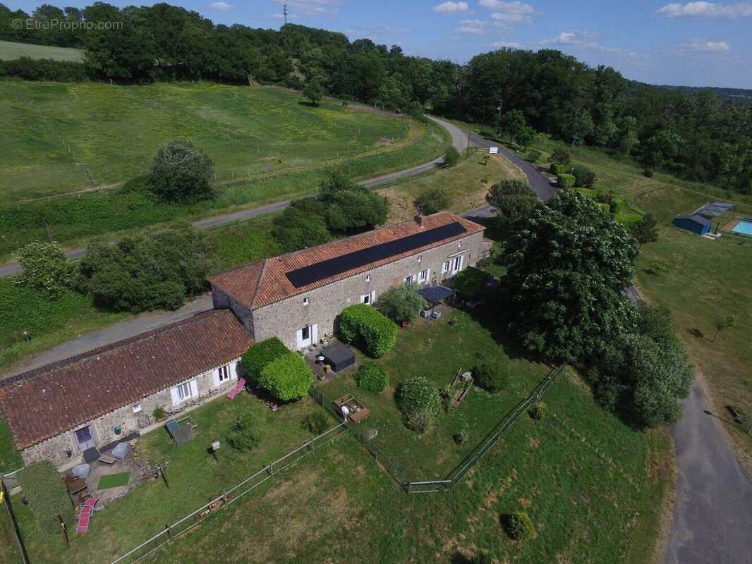 Commerce à AVAILLES-LIMOUZINE