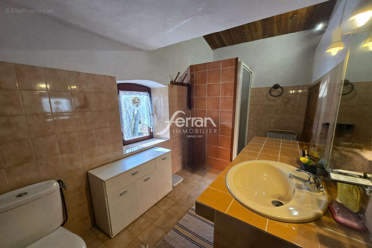 Appartement à SALERNES