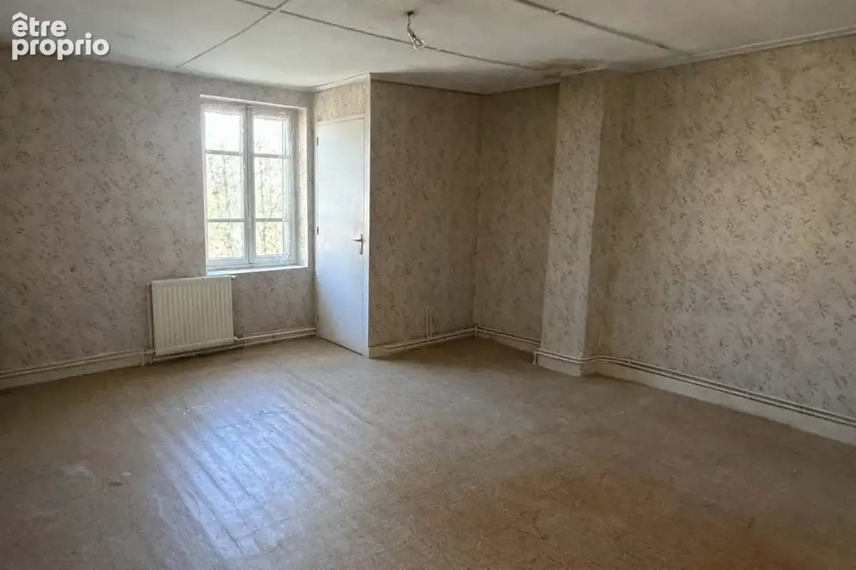 PLEIN CENTRE et au grand calme, maison de 100 m2 avec 3 chambres et beau potentiel - photo 10