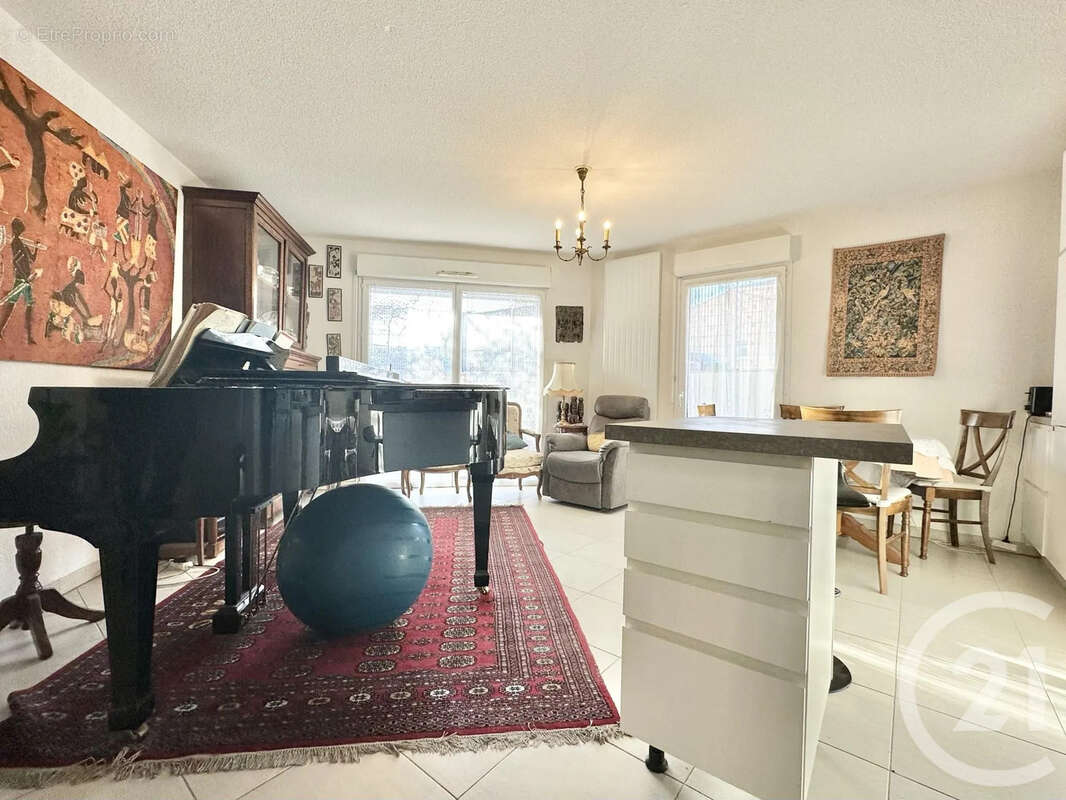 Appartement à SAINT-JEAN-DE-VEDAS