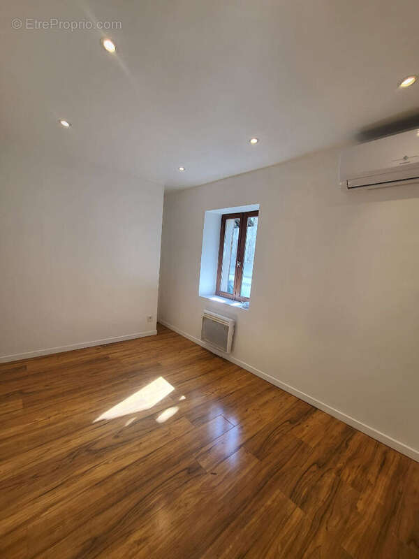 Appartement à FROGES