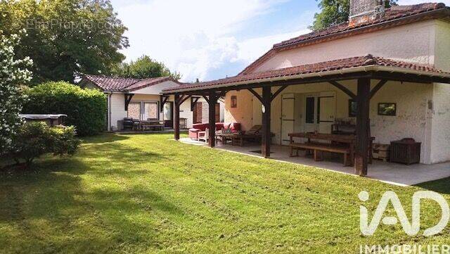 Photo 1 - Maison à LE TUZAN