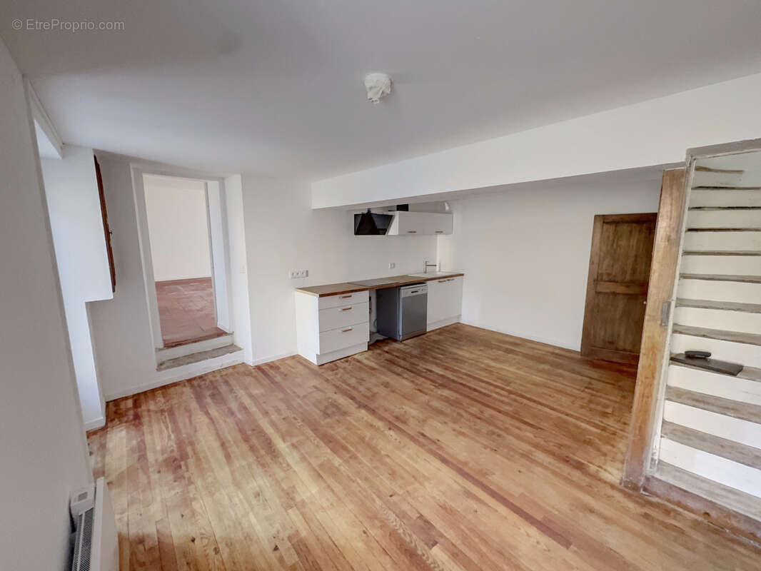 Grande Maison rénovée 175 m2 avec jardin ! - photo 3