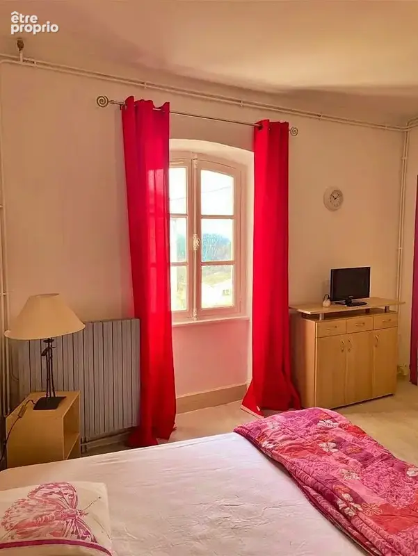 Appartement 340 m² à Bourg-Saint-Andeol  - photo 4
