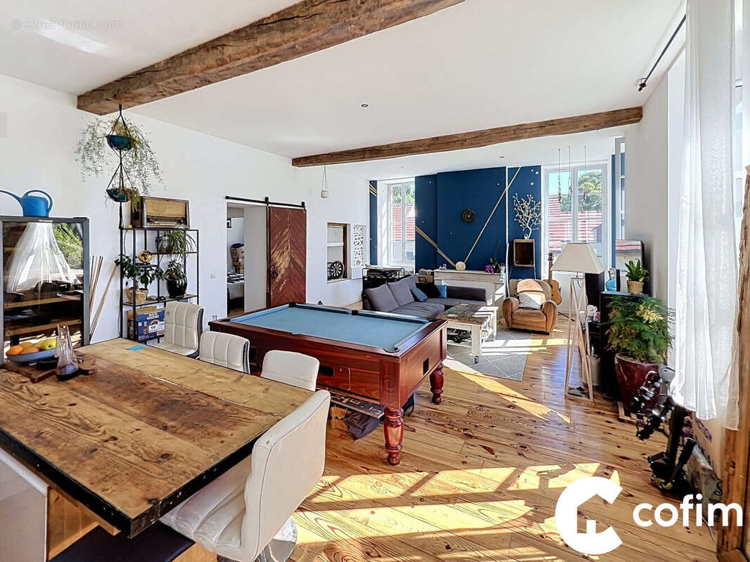 Appartement à MAZERES-LEZONS