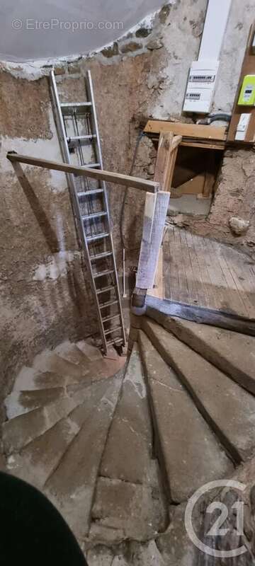 Maison à SAINT-SANTIN-CANTALES