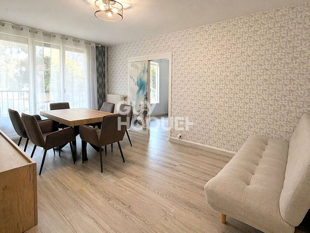 Appartement à MENNECY