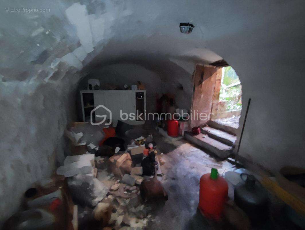 Maison à VILLENEUVE-L&#039;ARCHEVEQUE