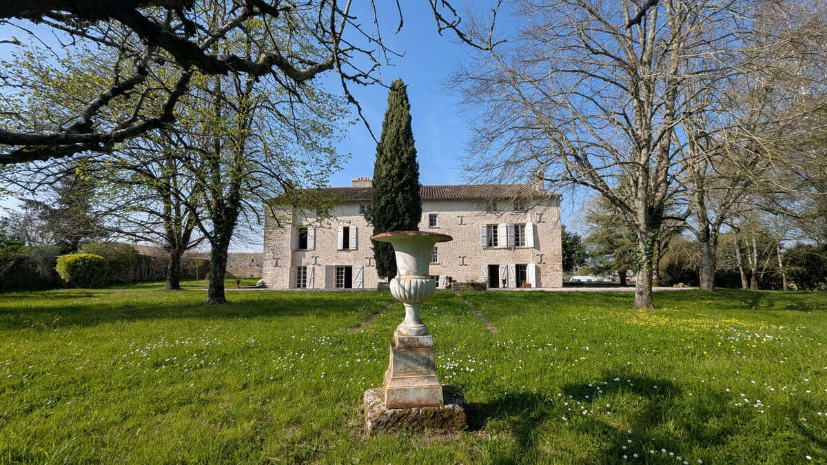 Maison à SAINT-GELAIS