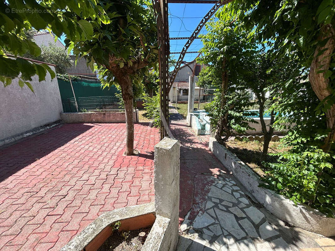 Maison d'habitation en centre ville - photo 17