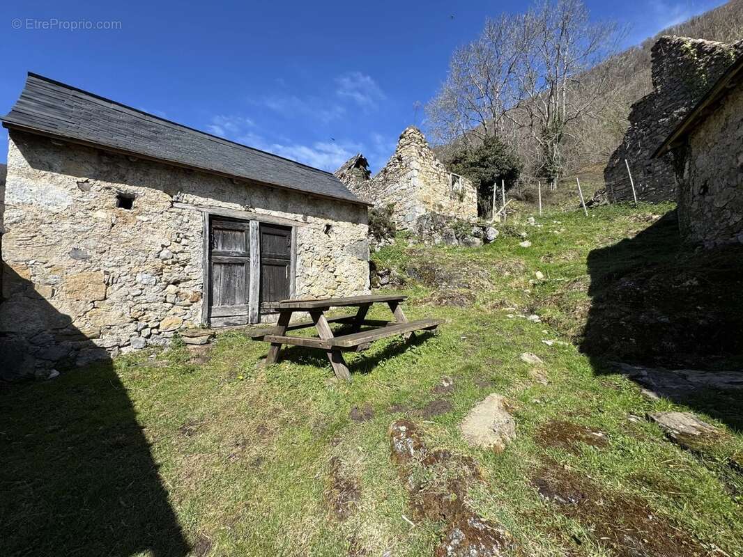 Lot de trois granges à Balaguères - photo 5