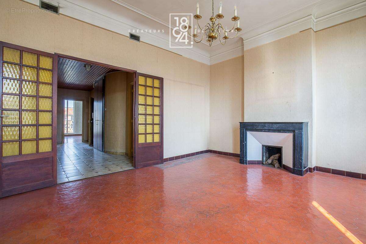 Appartement à MARSEILLE-6E