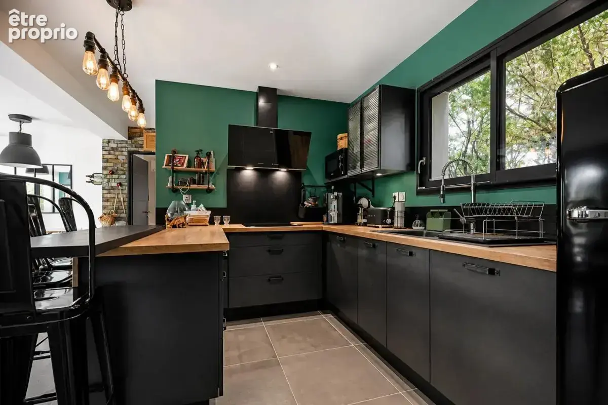 Maison de 5 pièces de 118 m² à Saint-Étienne-du-Grès - photo 8
