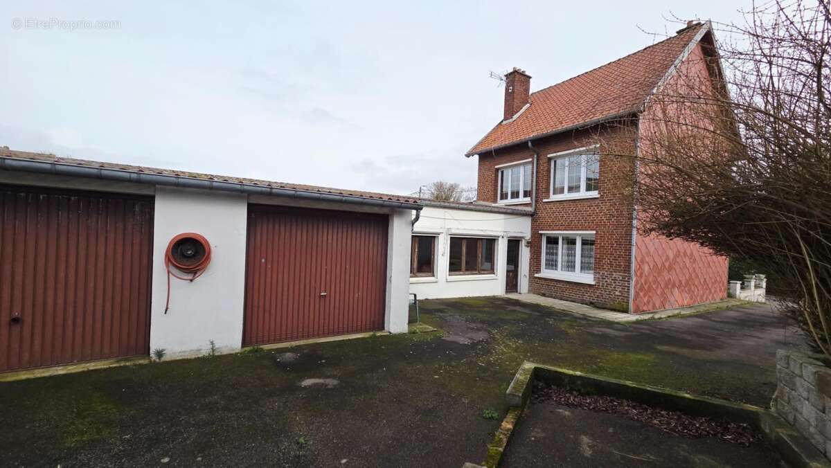 Maison à CROISILLES