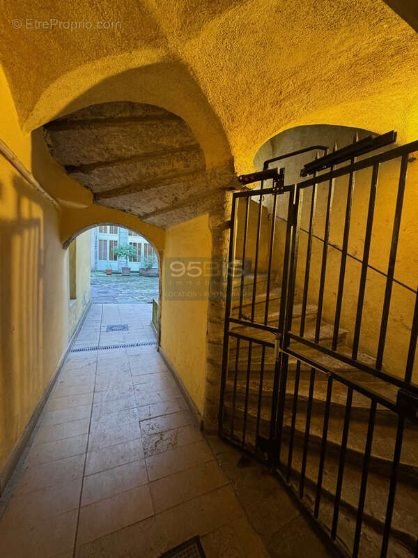 Autre à LYON-1E
