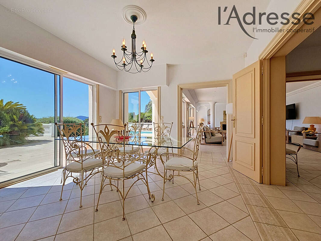 Villa d'exception sur les hauteurs de Mandelieu ! - photo 6