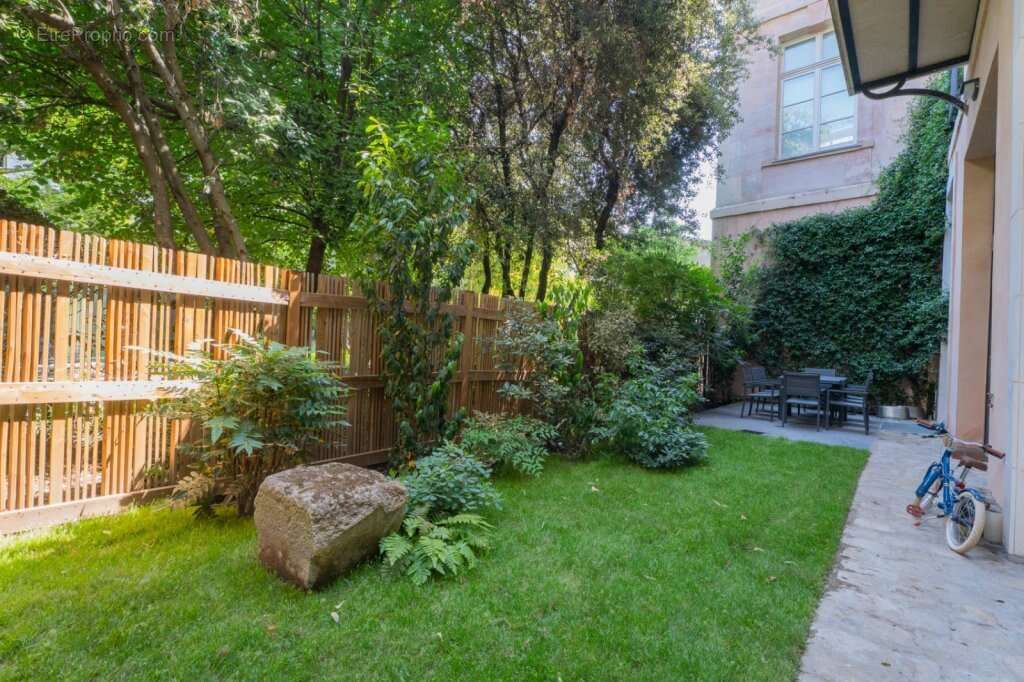 Appartement à PARIS-3E