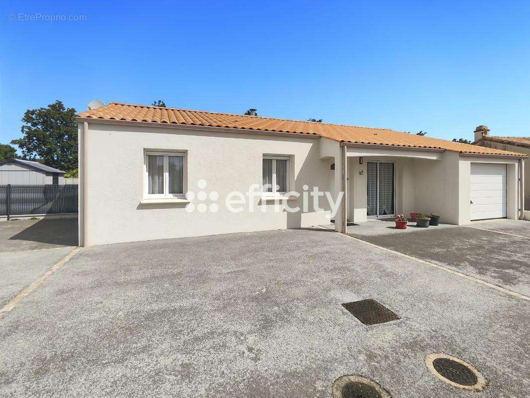 Maison 83 m² à Landevieille  - photo 3