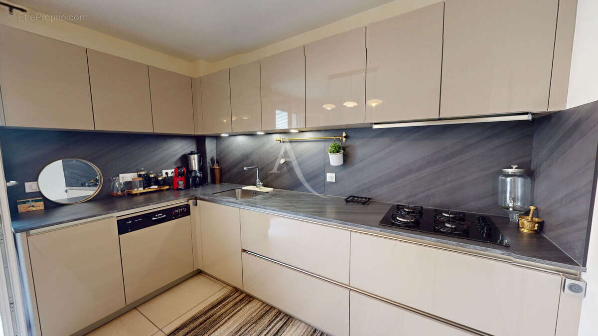 Maison à SAINT-THIBAULT-DES-VIGNES