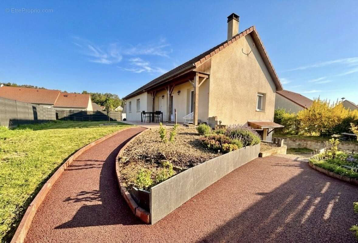 Maison à IS-SUR-TILLE