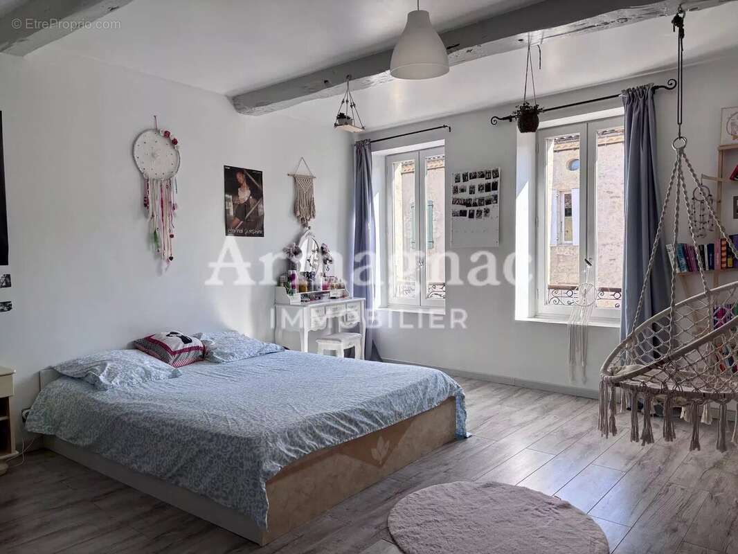 Maison à VIC-FEZENSAC