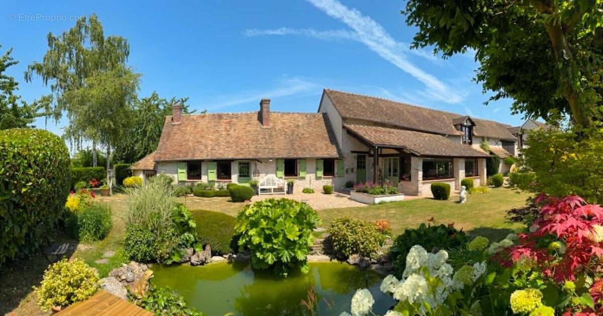 Maison à HOUDAN