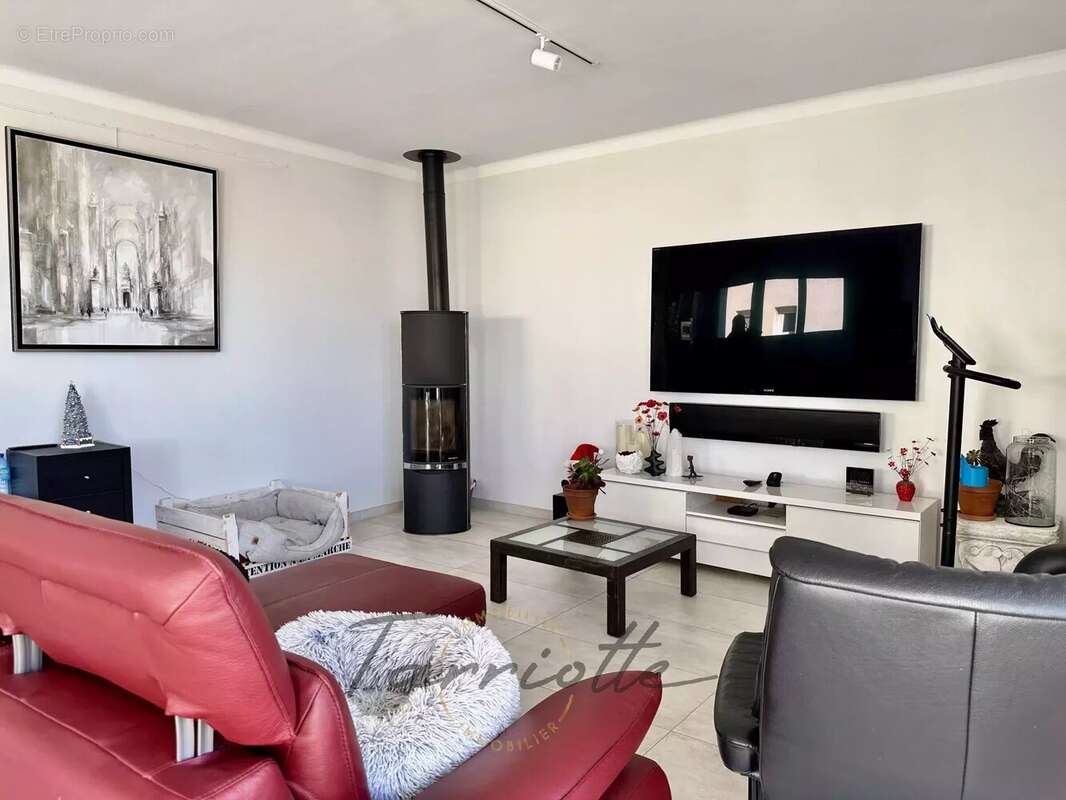 Maison à MONTELIMAR