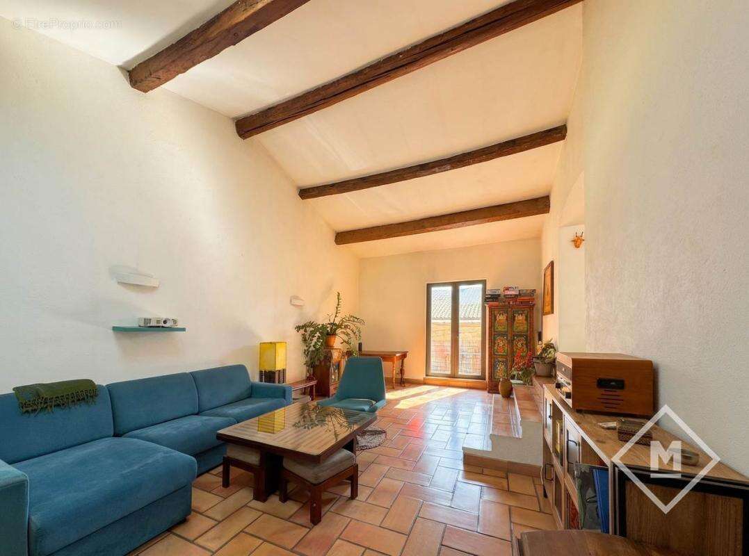Appartement à MARSEILLE-4E